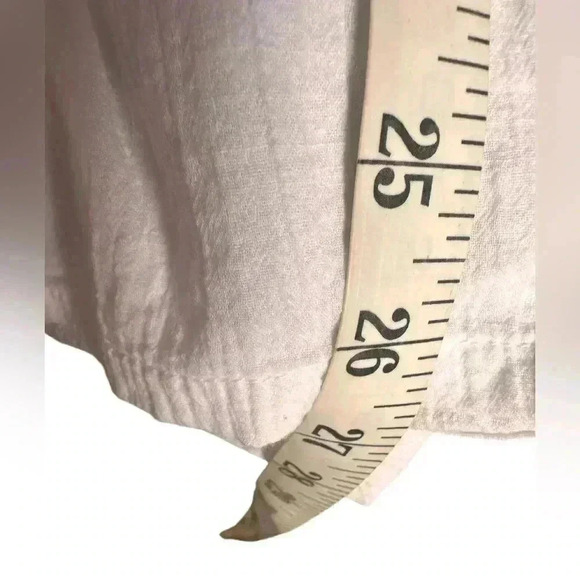 Caily22 size large white 100 % cotton ruffle front long sleeve button down. - Picture 10 of 12